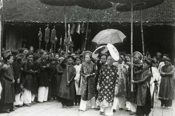 Hoàng thái hậu Từ Cung có chuyến thăm ở Thanh Hóa năm 1935.
