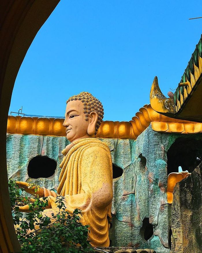 Ngôi chùa 100 tuổi không cột, không nóc ở giữa lòng Sài Gòn